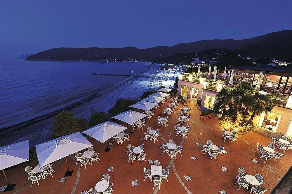 Hotel Del Golfo 프로키오 4*,