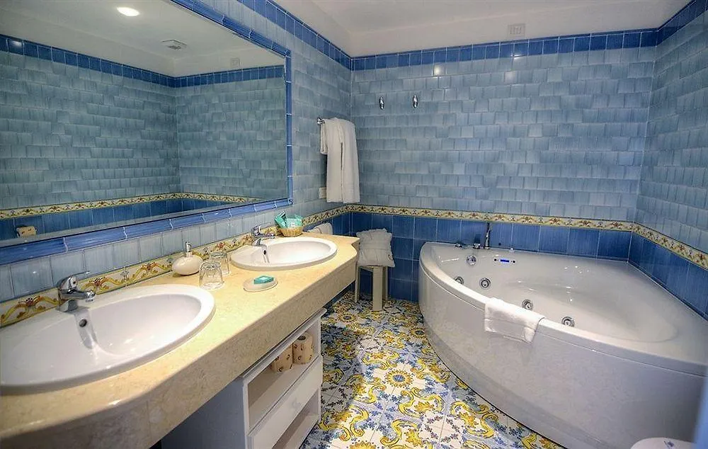 Hotel Del Golfo 프로키오 4*,
